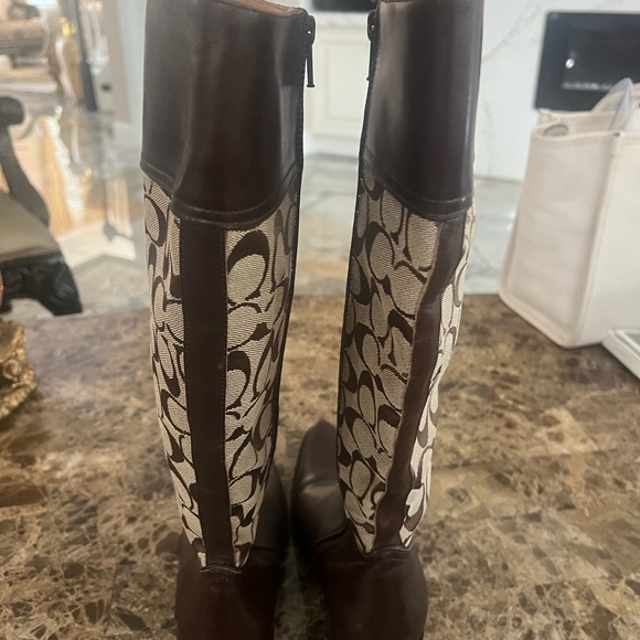 Gorgeous Coach signature riding boots - Picture 6 of 8